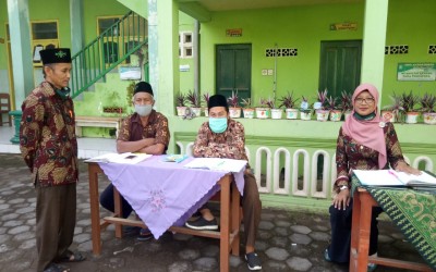 PEMBAGIAN RAPORT SEMESTER 2